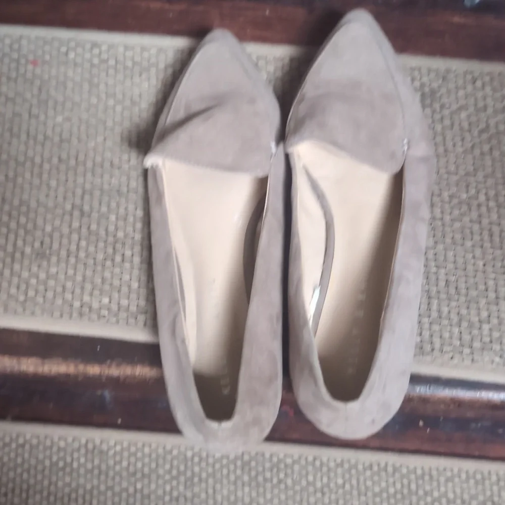 Elegant Tan Women's Loafers Size 6.5 As Is